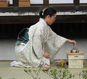 300px Seiza Woman Tea