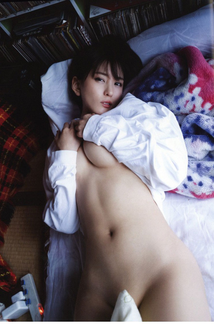 Yumi Asahina Lying In Bed