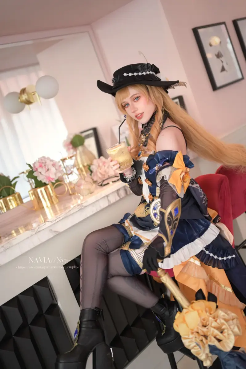 Navia takes a break in Nya's photoshoot!