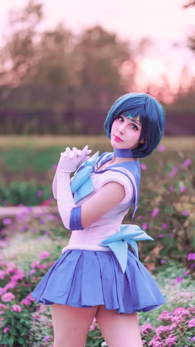 Mangoe brings Sailor Mercury's battle pose.